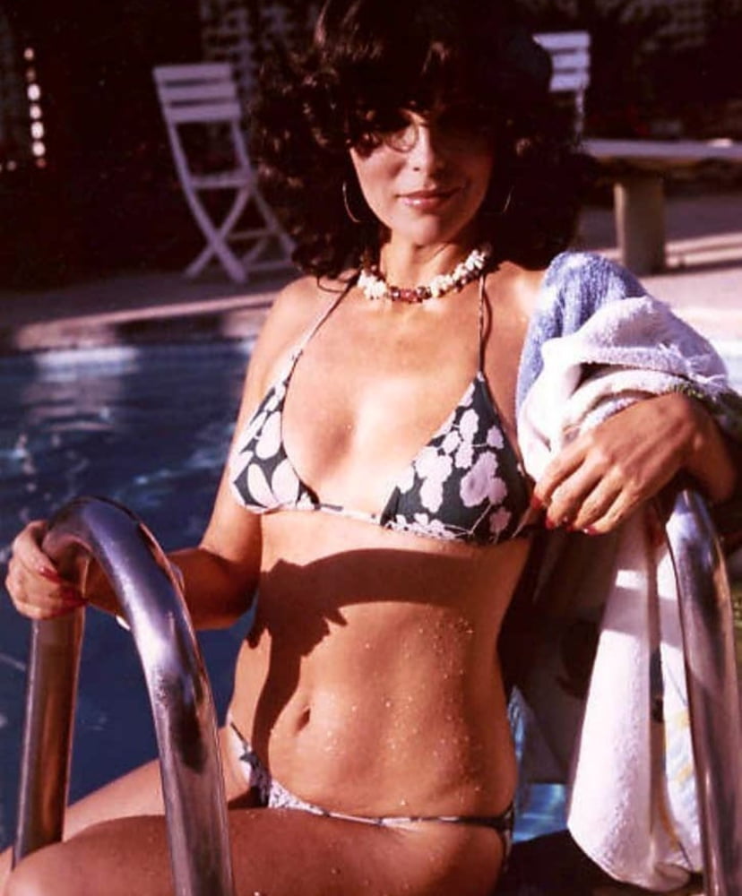 JOAN COLLINS #81662430