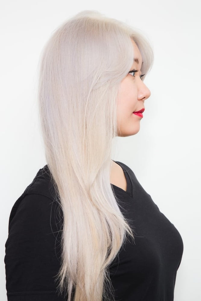 Belle blonde asiatique
 #88974838