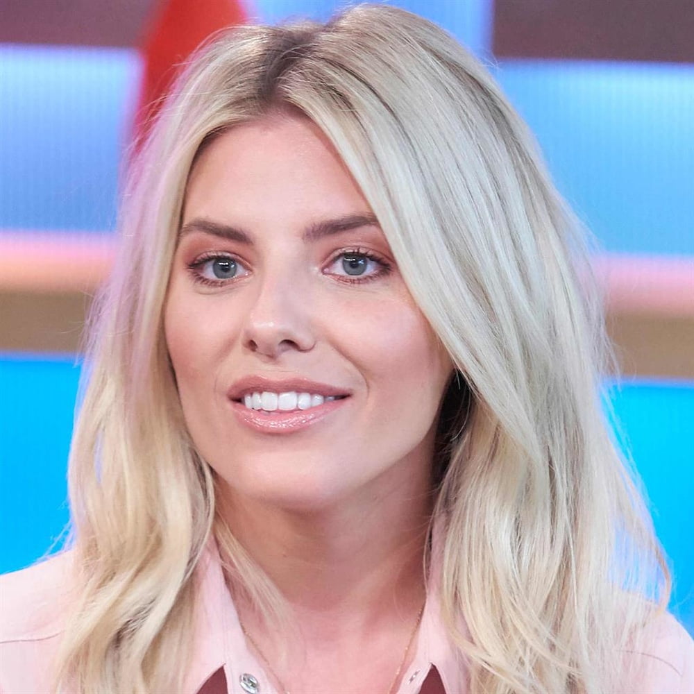 Mollie king beautiful face
 #91681777