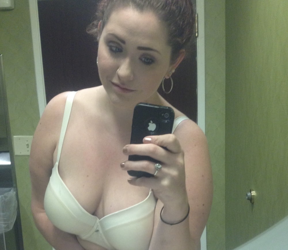 Amber R from Pittsburgh, webslut with bald pussy exposed #96156943