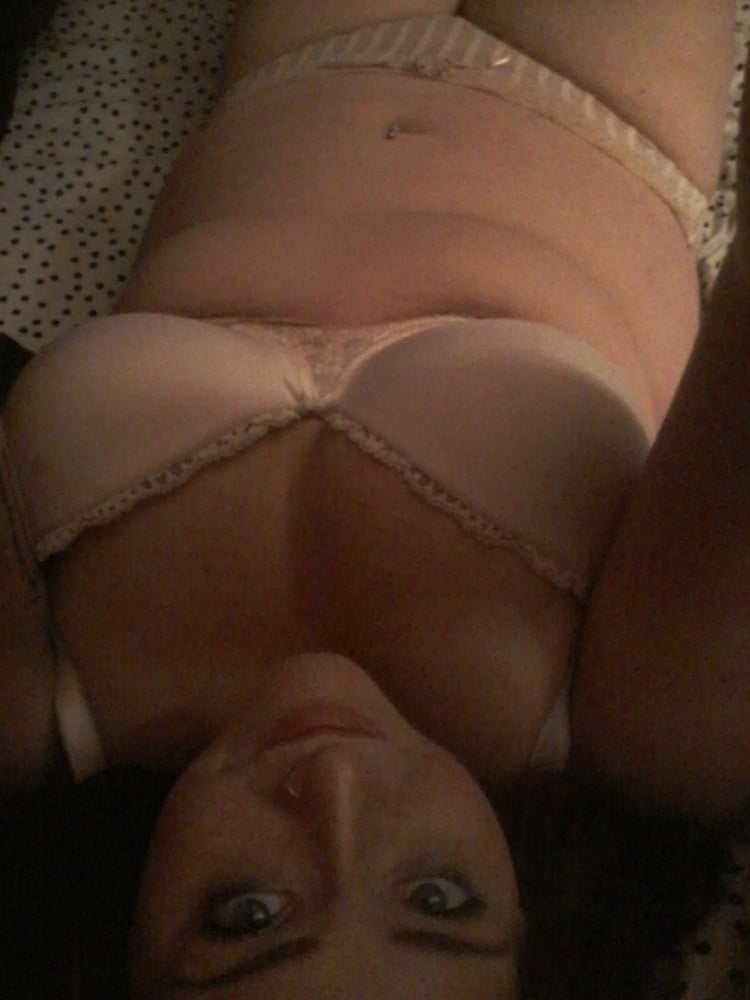 Amber R from Pittsburgh, webslut with bald pussy exposed #96156987