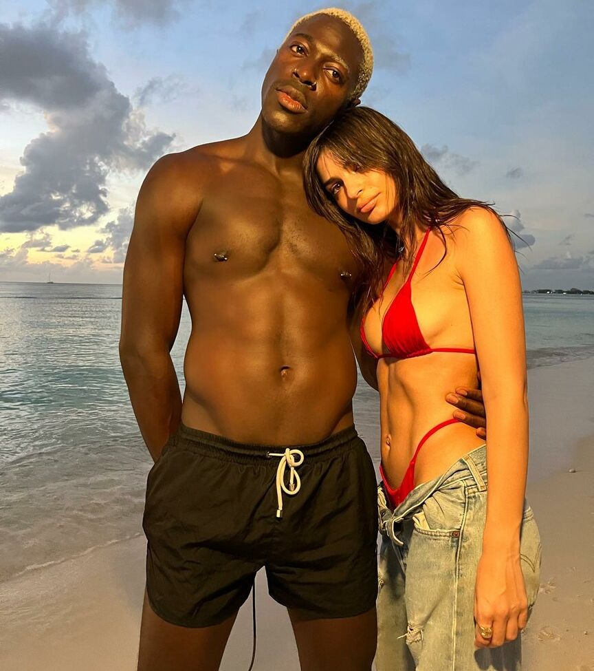 Emily Ratajkowski nude #107588324