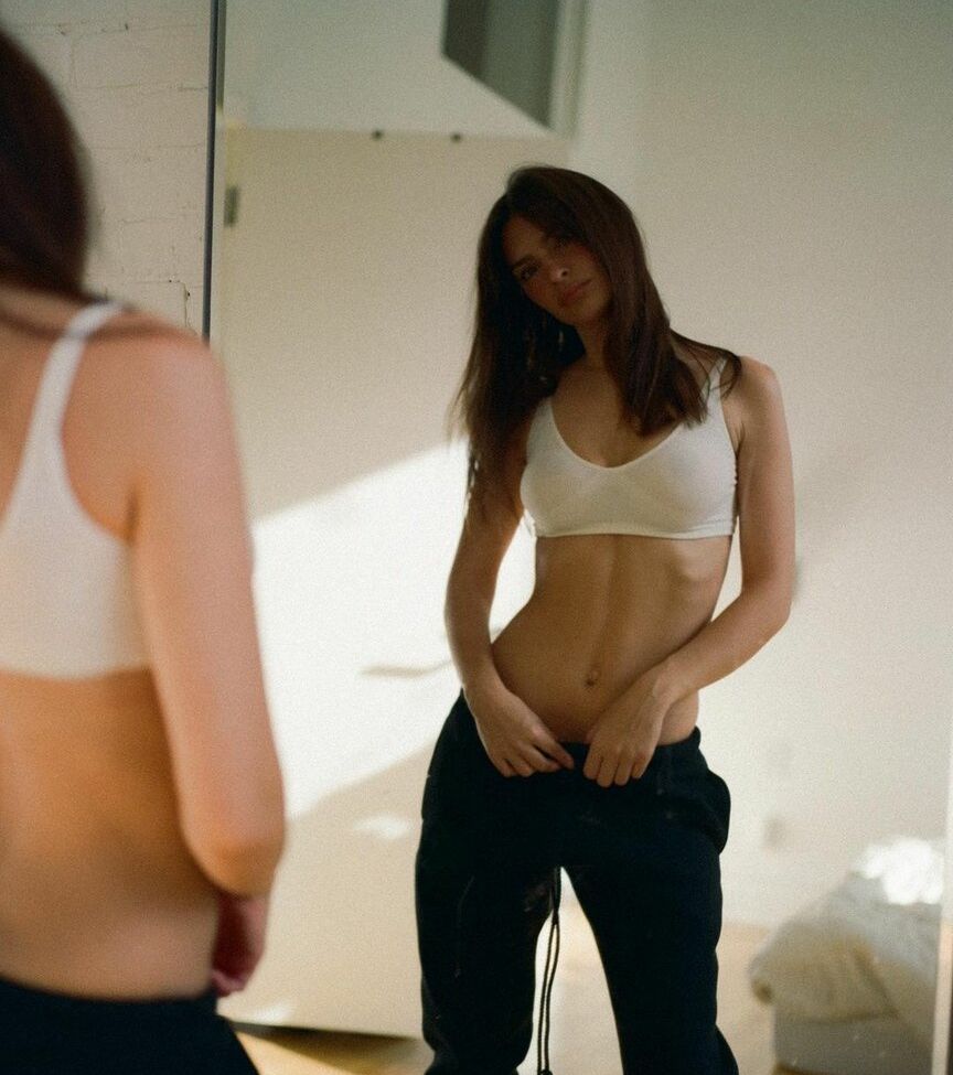 Emily Ratajkowski nude #107588343