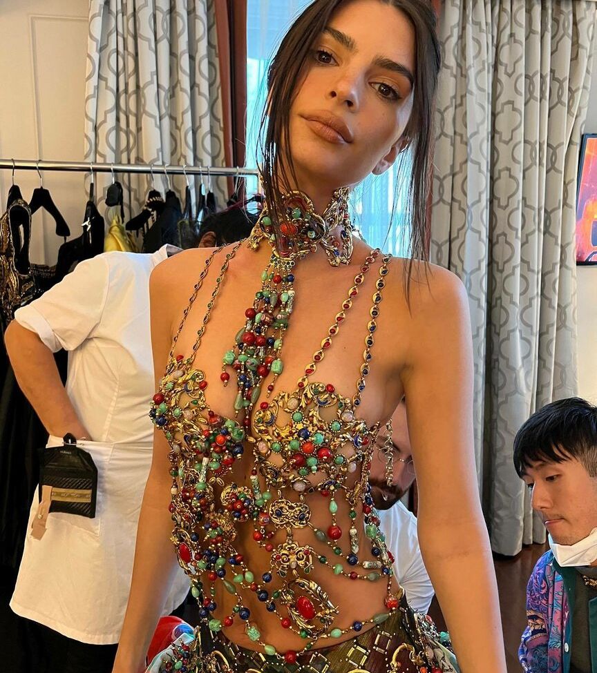 Emily Ratajkowski nude #107589103
