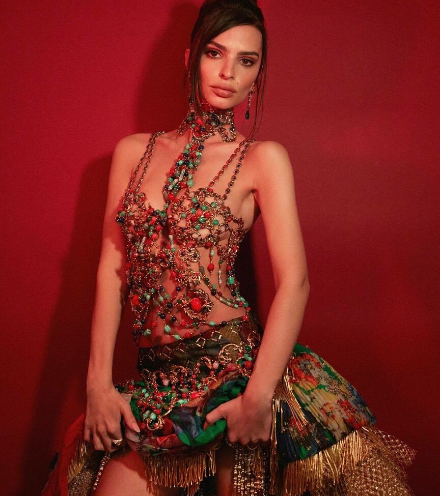 Emily Ratajkowski nude #107589110