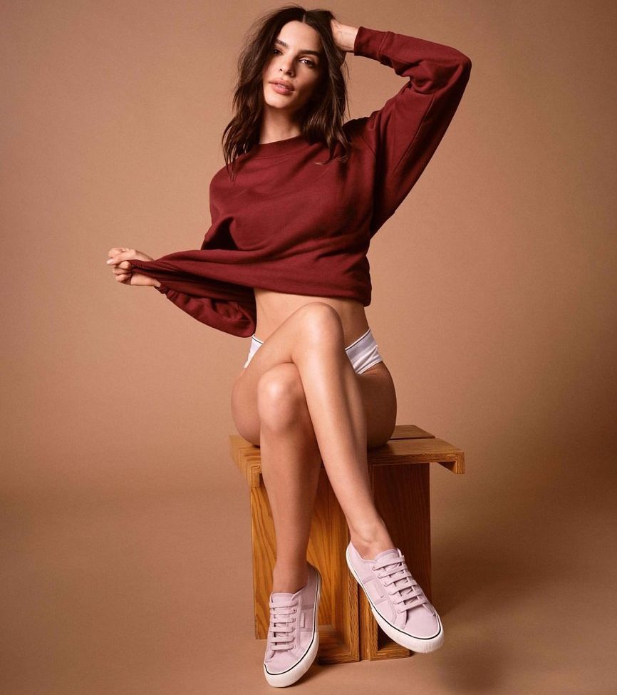 Emily Ratajkowski nude #107589196