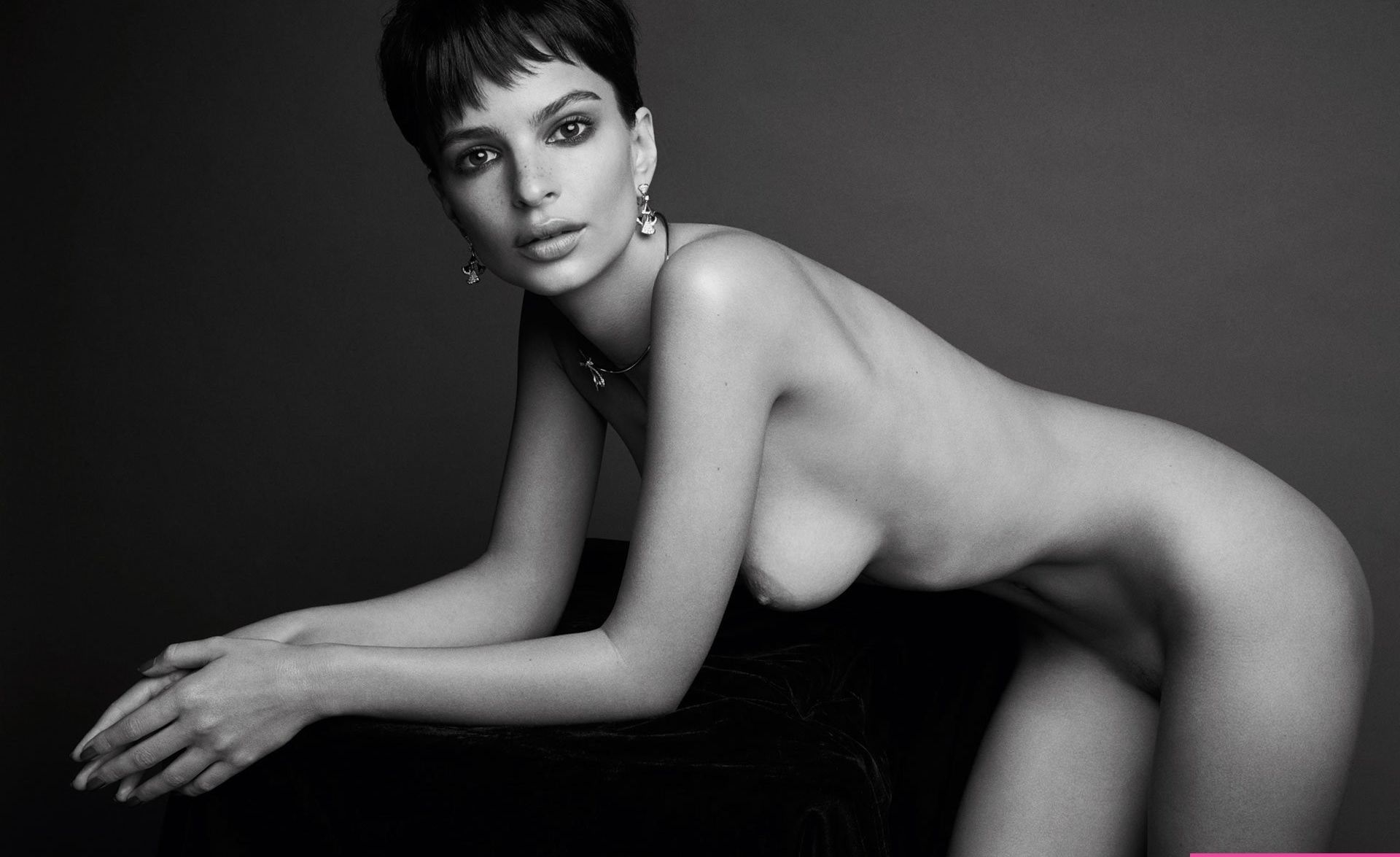 Emily Ratajkowski nude #107589277