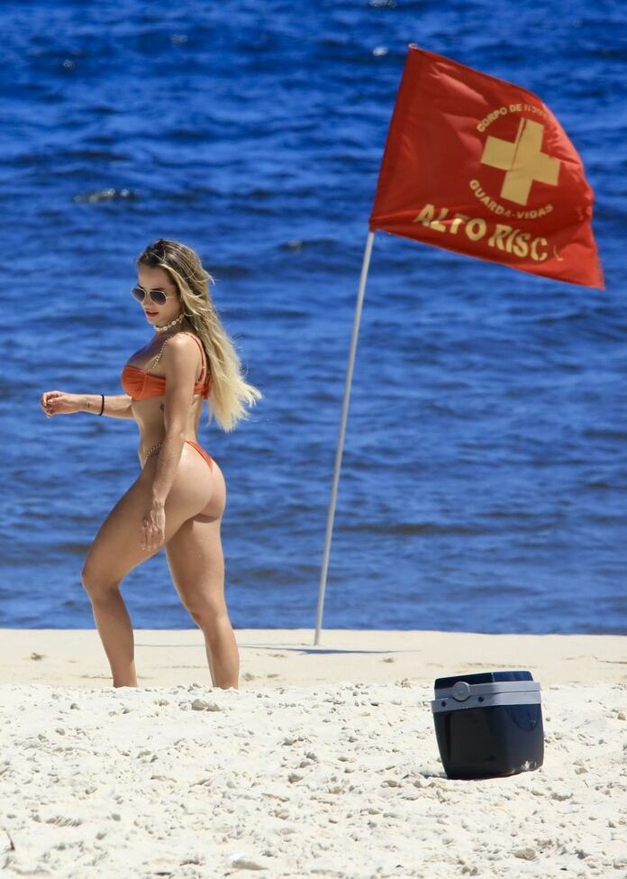 Gabi Martins desnuda #108190862