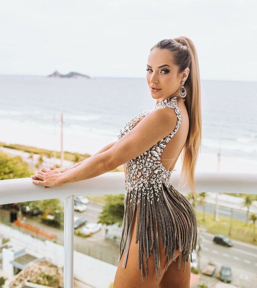 Gabi Martins desnuda #108190915