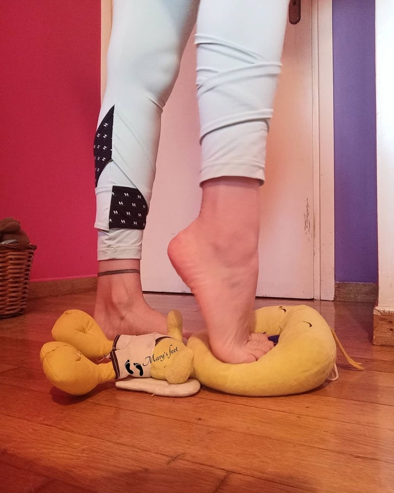 Footqueen
 #81968686