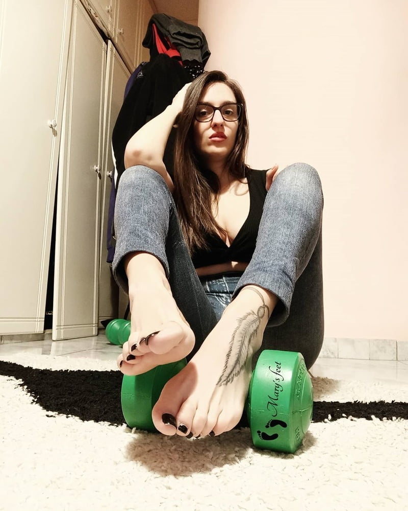 Footqueen
 #81968842