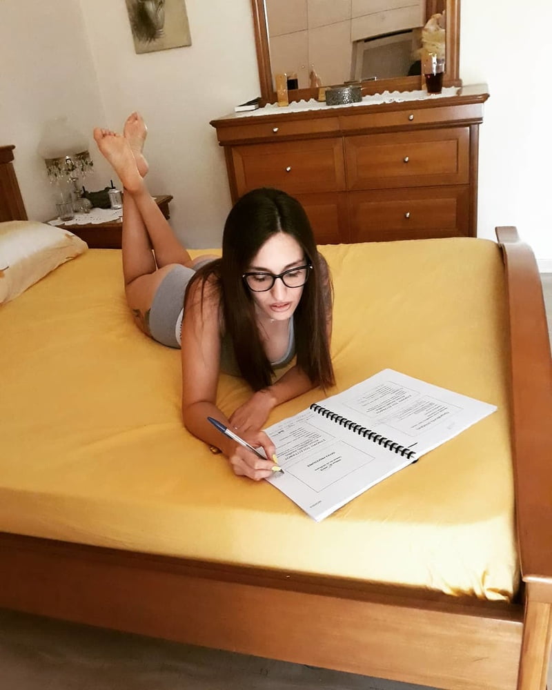 Footqueen
 #81968936