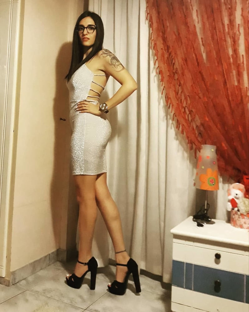Footqueen
 #81968944