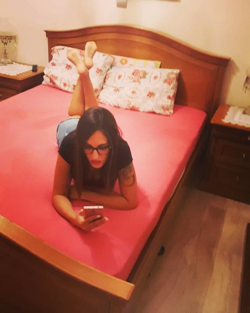 Footqueen
 #81968946