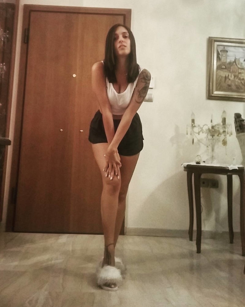 Footqueen
 #81969099