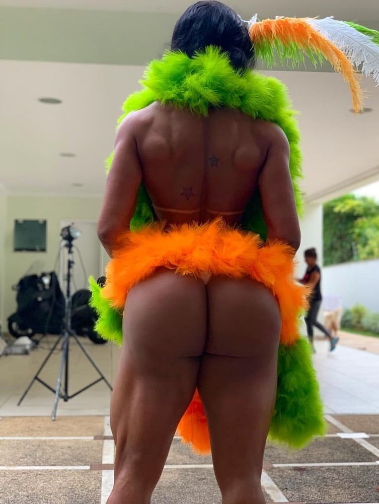 アマゾン・ブルネット
 #104603408