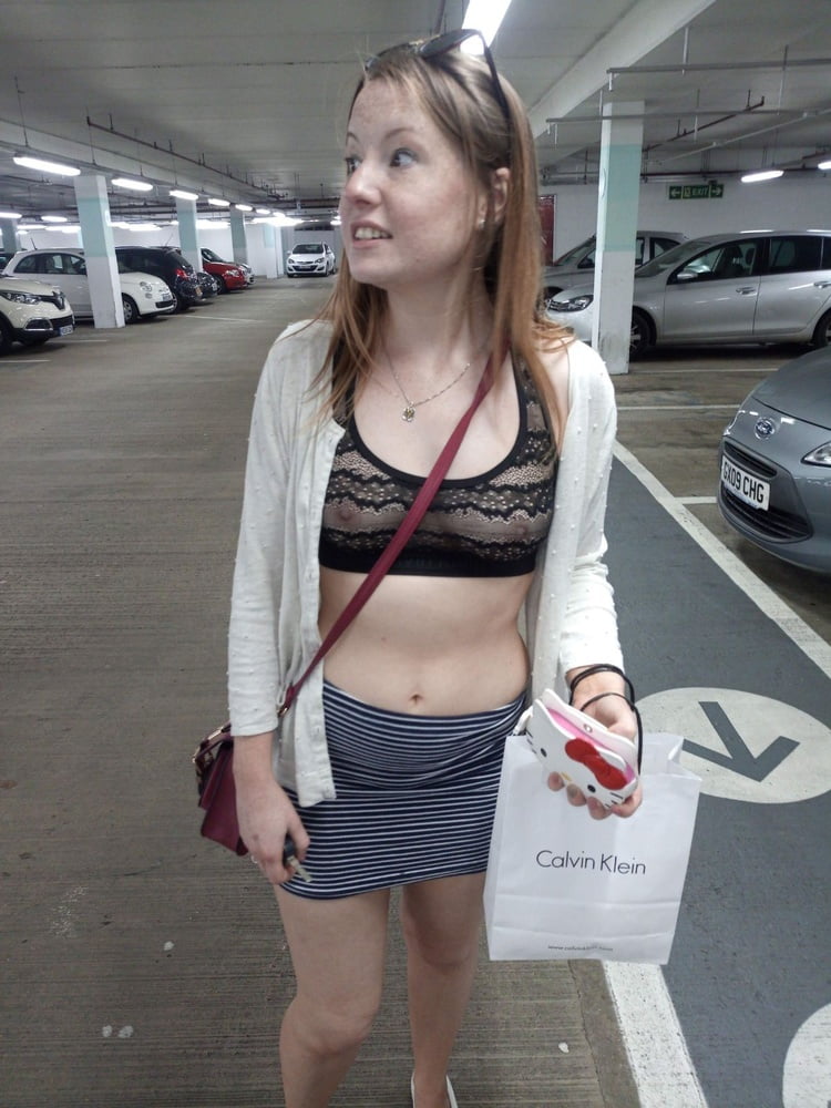 栄光の乳房
 #82077837