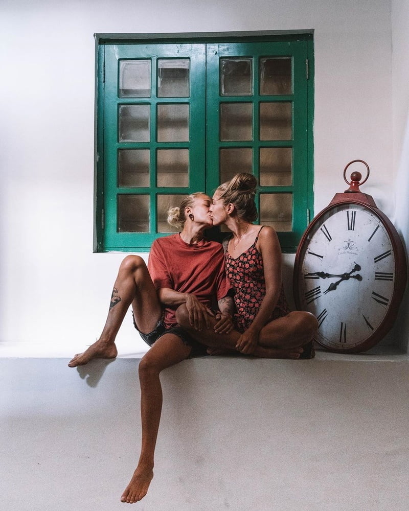 ¡Besos de chica! 3
 #88561365