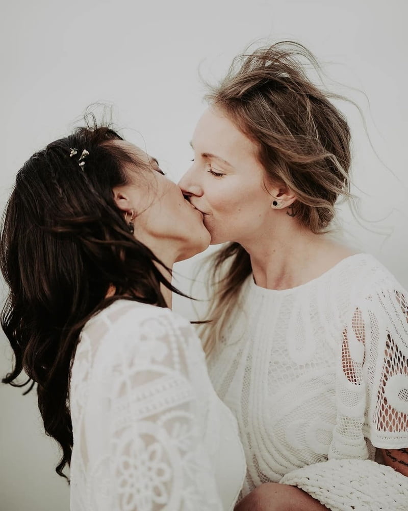 ¡Besos de chica! 3
 #88561371