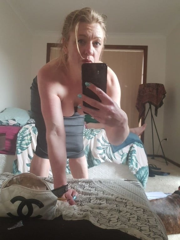 私のような間抜けな女は
 #95252950