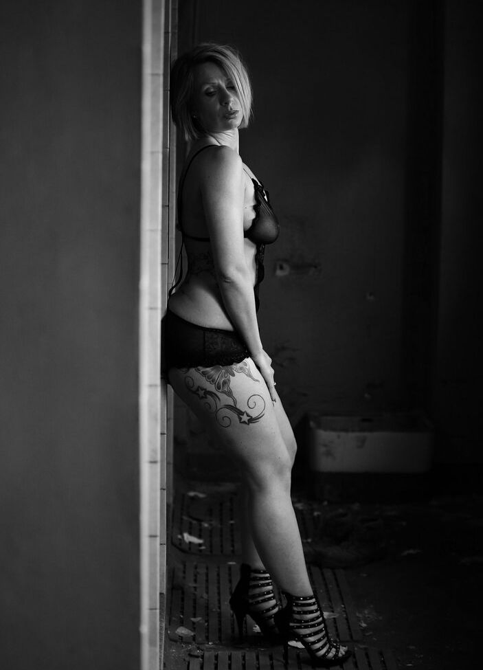 Amanda Busty Nude Porn Pictures Xxx Photos Sex Images 4086928 Pictoa