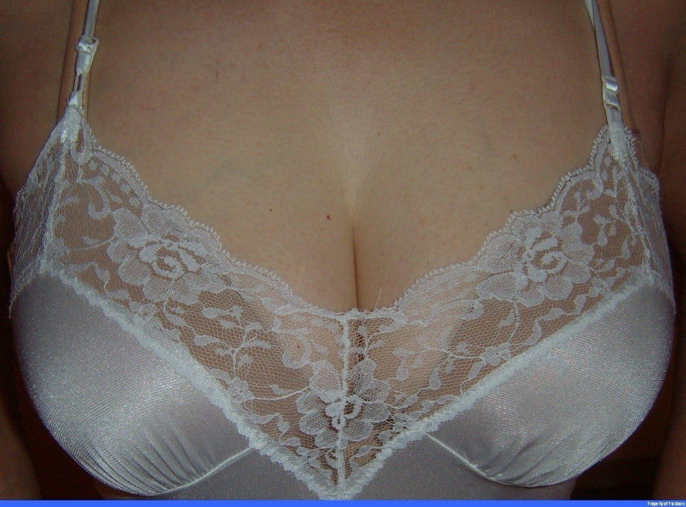 Sexy big boobs avec soutien-gorge
 #81784643