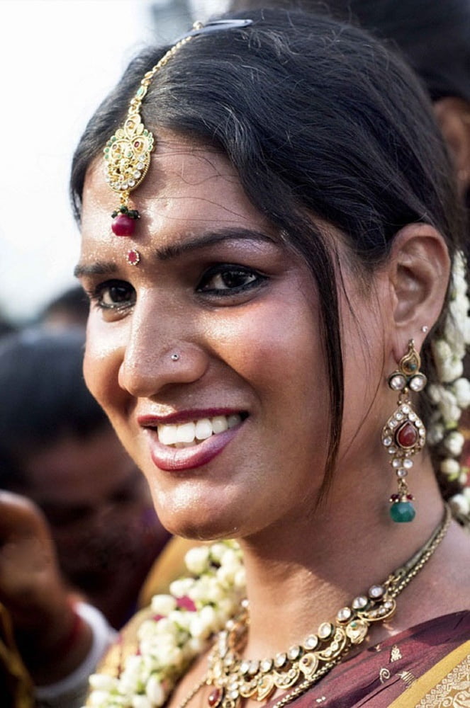 Sweaty indischen Tanten nude & non-nude Sammlung
 #91811912