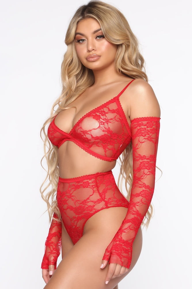 Sofia Jamora - Curvy Babe - Fashion Model - Big Tits &amp; Ass #81059689