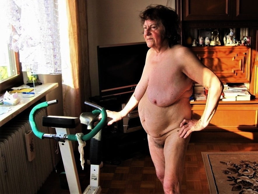 熟女とおばさん 0235
 #106441777