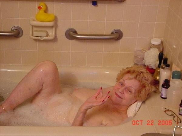 熟女とおばさん 0235
 #106441806