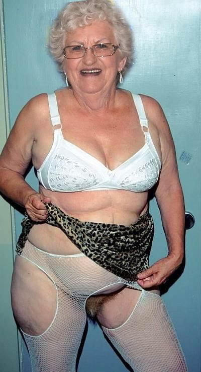 熟女とおばさん 0235
 #106441848