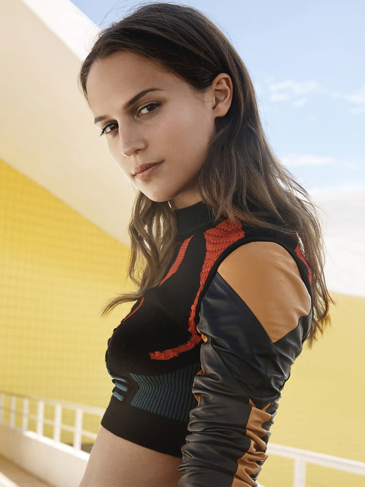 Alicia Vikander
 #96437589