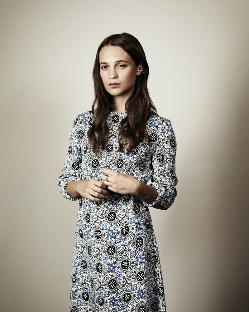 Alicia Vikander #96437593