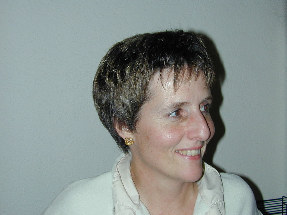 Eileen in Kleid, Badeanzug und Dessous (nicht nackt)
 #99780054