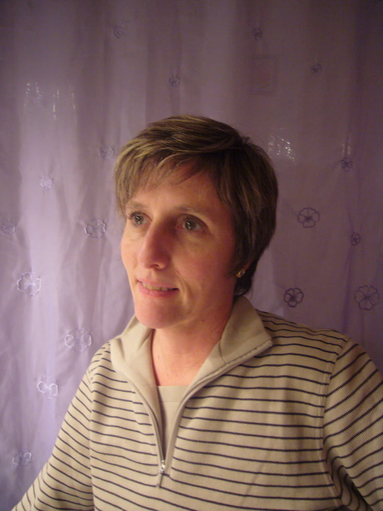 Eileen in Kleid, Badeanzug und Dessous (nicht nackt)
 #99780070