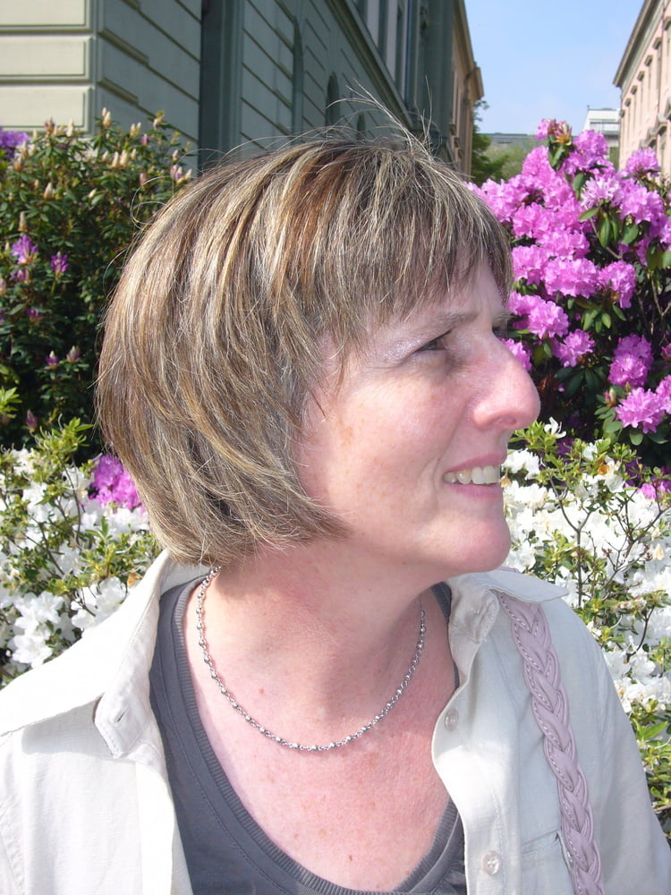 Eileen in Kleid, Badeanzug und Dessous (nicht nackt)
 #99780096