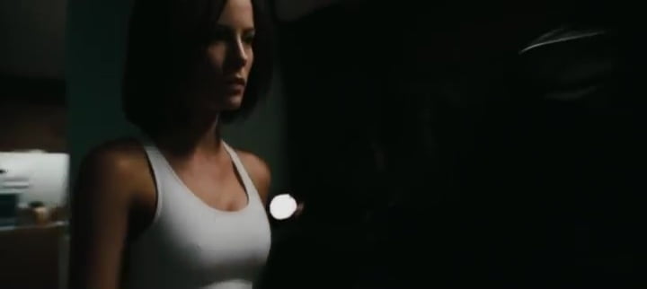 Kate beckinsale süß frau.
 #88422242