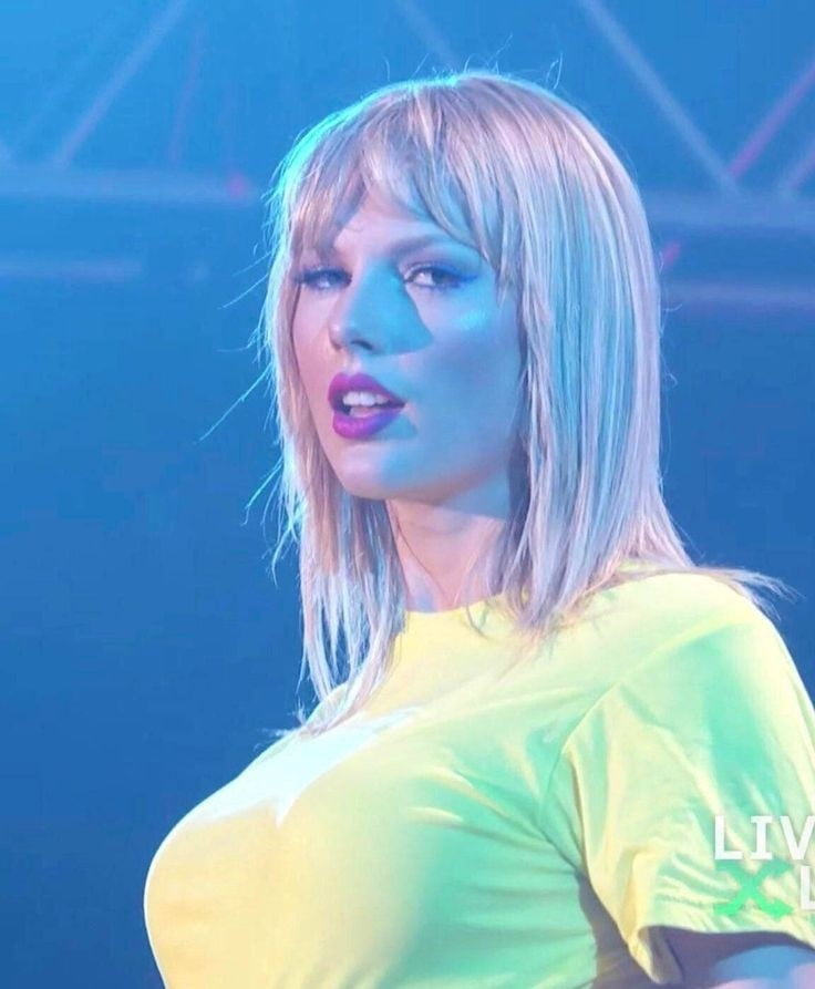 Sexy icon taylor swift
 #96532411