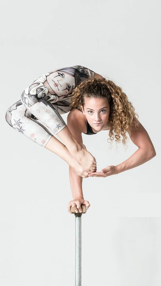 Sofie dossi
 #87564922