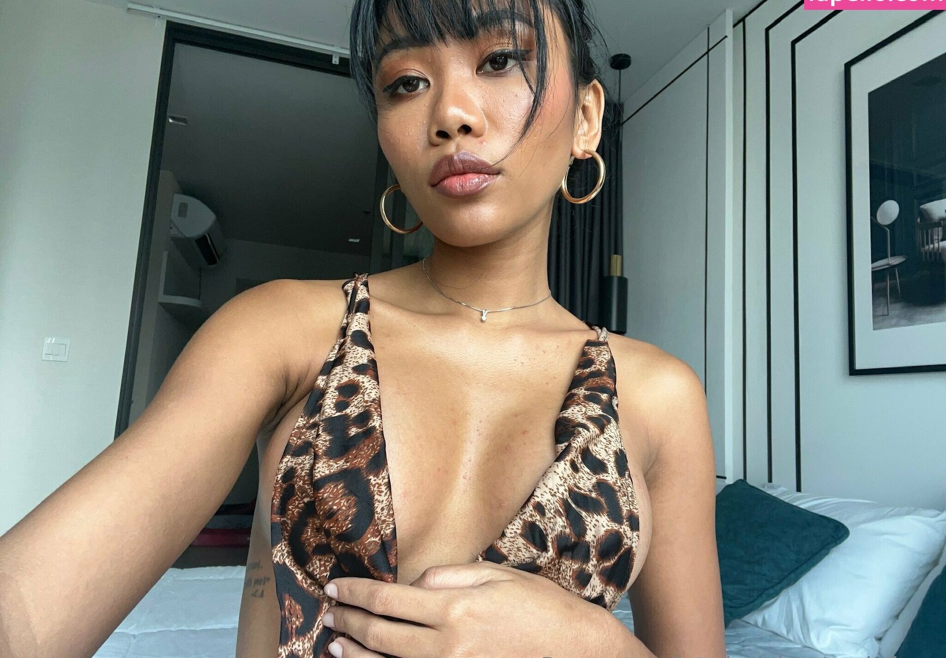 Sheiziss nude #108878091
