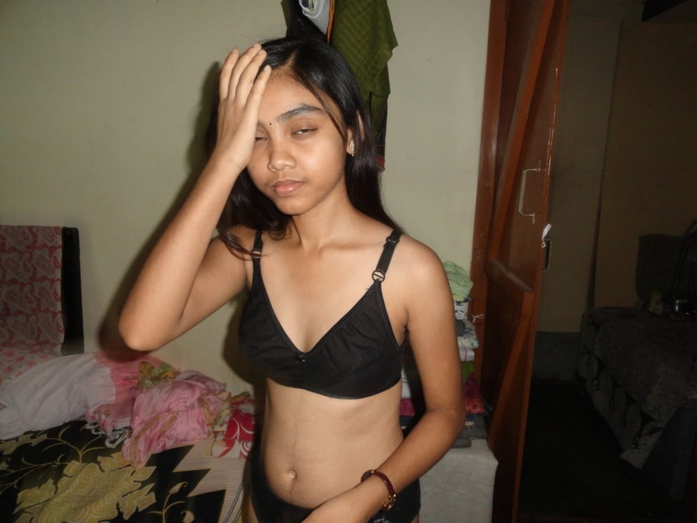 インドの裸のセクシーな女の子
 #80712936