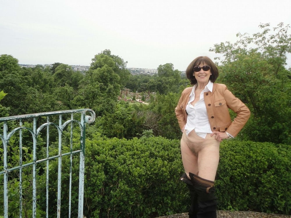 Hotwives flasshing in places #80463012