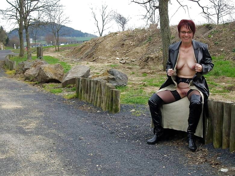Hotwives flasshing in places #80463040