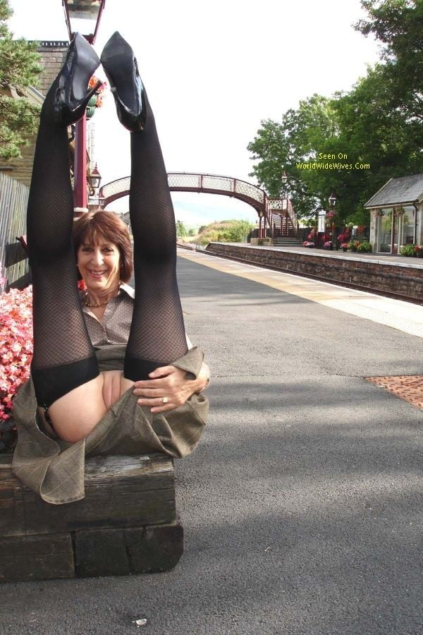 Hotwives flasshing in places #80463118