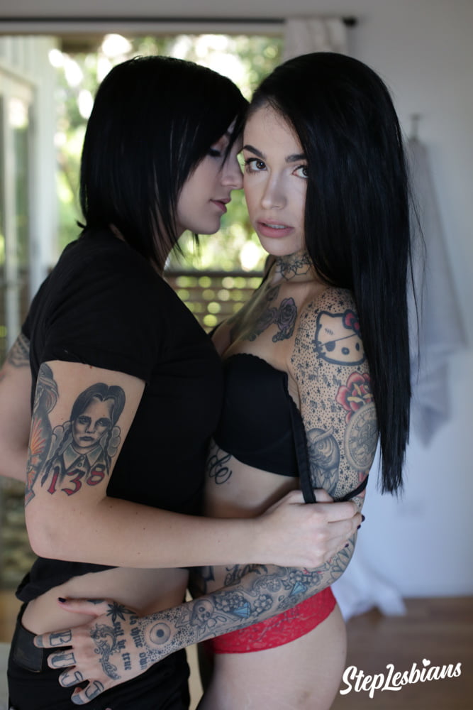 Emo Nikki Hearts And Leigh Raven Love To Try A Strap-On #106689617