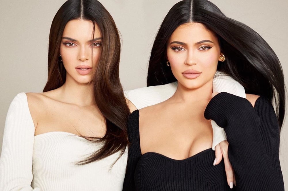 Kylie and kendall
 #92813414