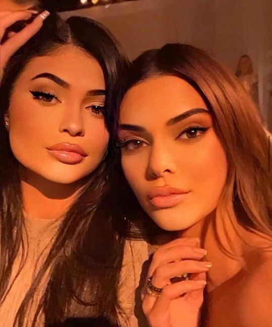 Kylie y kendall
 #92813466