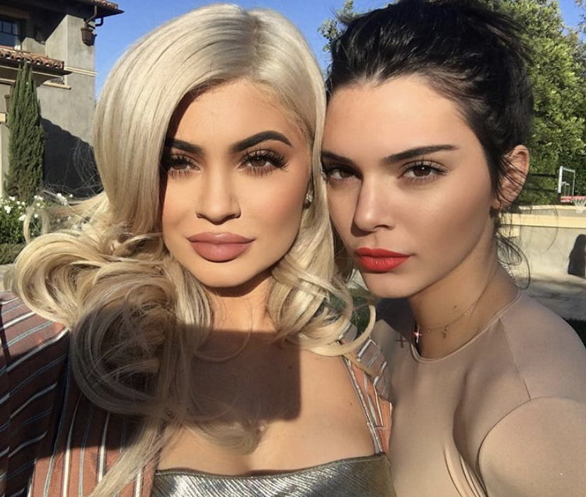 Kylie y kendall
 #92813468