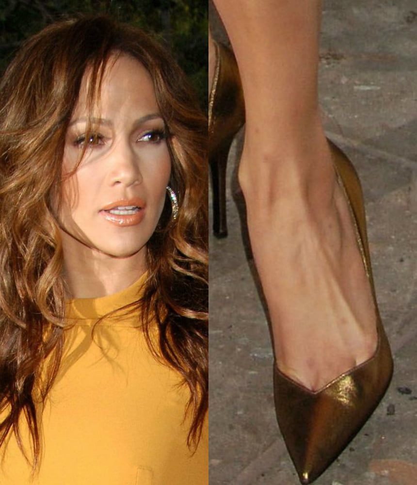 Jennifer Lopez sexy jambes pieds et talons hauts
 #102514319
