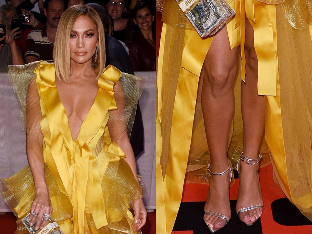 Jennifer Lopez sexy jambes pieds et talons hauts
 #102514325